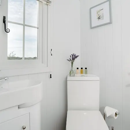 Apartamento Shepherds Hut At Chenhall Farm