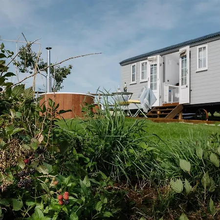 Shepherds Hut At Chenhall Farm * Helston
