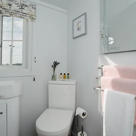 Apartamento Shepherds Hut At Chenhall Farm *