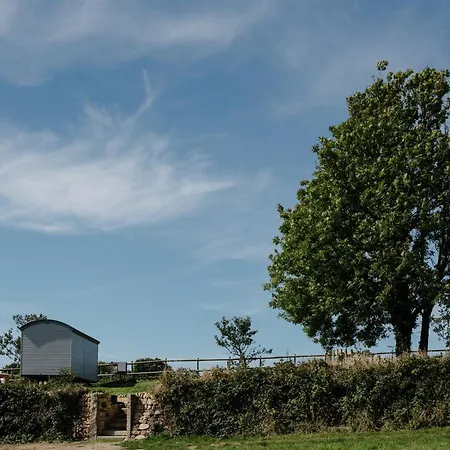 Shepherds Hut At Chenhall Farm Apartamento Helston